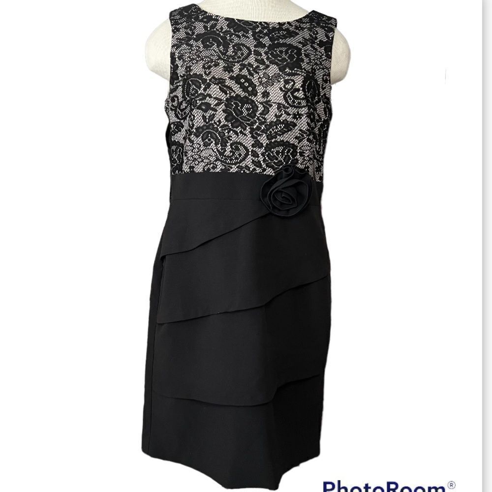 Shelby and Palmer black and white lace knee length dress size 8